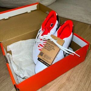 Nike Tiempo Legend 10 Club FG/MG - White/Black/Bright Crimson Cleats